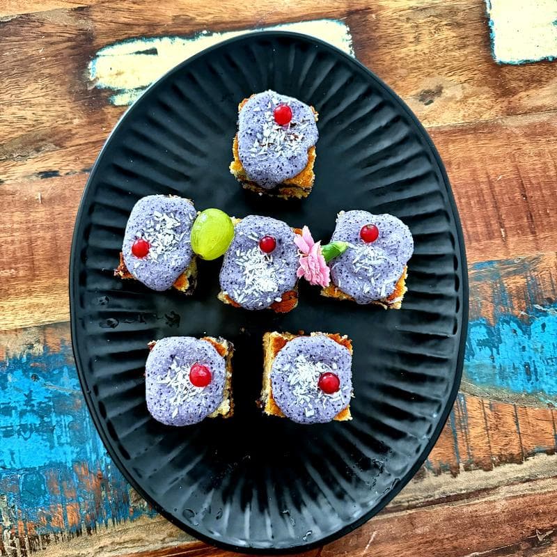 Blaubeer-Kokos-Häppchen mit Kokosraspeln